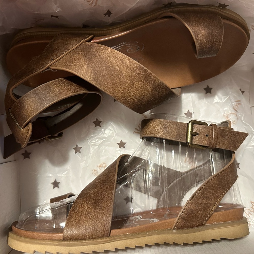 The Steffy Strappy Sandles